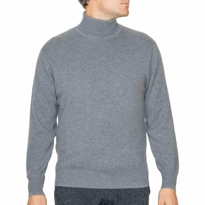 Men's classic cashmere High-neck jumper in a timeless design, crafted from 100% cashmere for luxurious softness and comfort. Featured in grey