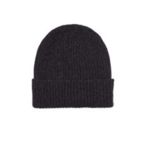 This 3-ply Unisex cashmere beanie features a classic ribbed knit design, offering a snug fit and a luxuriously soft texture, available in a range of rich, elegant colours