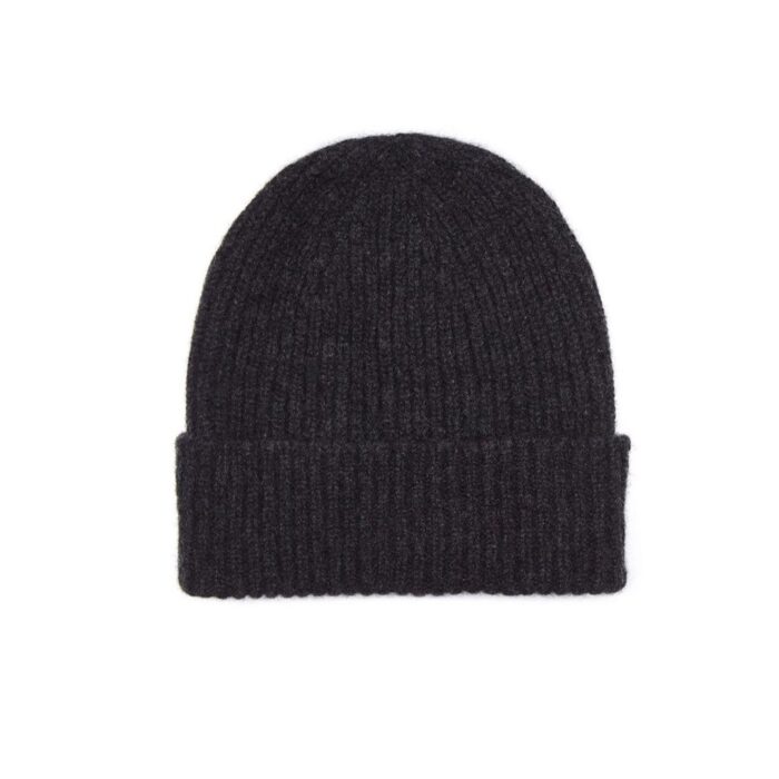 This 3-ply Unisex cashmere beanie features a classic ribbed knit design, offering a snug fit and a luxuriously soft texture, available in a range of rich, elegant colours