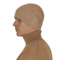 This 3-ply cashmere beanie features a classic ribbed knit design, offering a snug fit and a luxuriously soft texture, available in a range of rich, elegant colors.