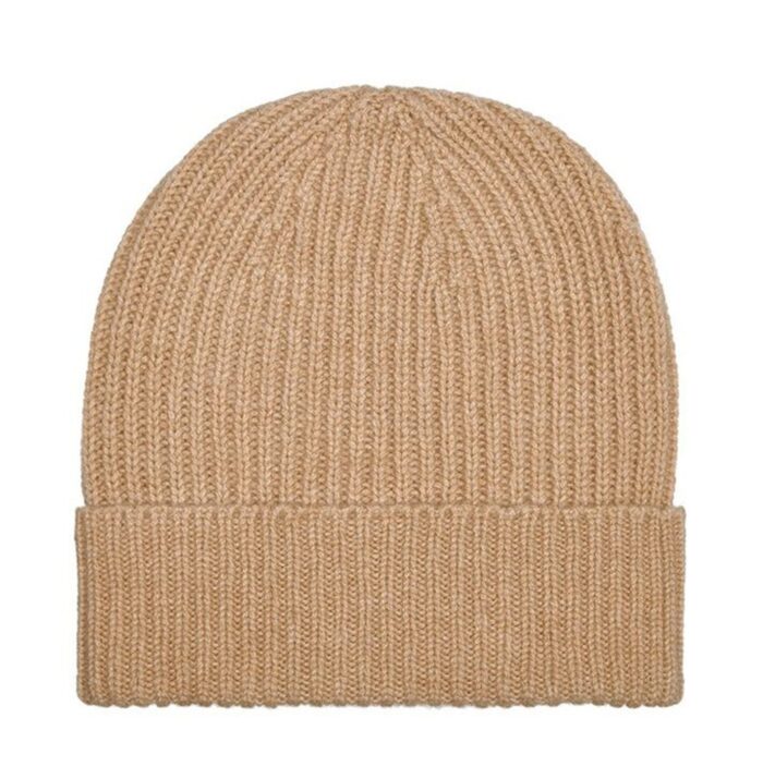 This 3-ply cashmere beanie features a classic ribbed knit design, offering a snug fit and a luxuriously soft texture, available in a range of rich, elegant colors.