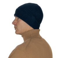 This 3-ply cashmere beanie features a classic ribbed knit design, offering a snug fit and a luxuriously soft texture, available in a range of rich, elegant colors.