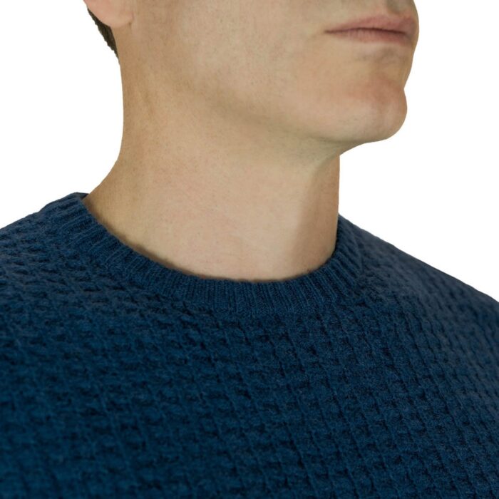 Men's classic honeycomb cashmere jumper in a timeless design, crafted from 100% cashmere for luxurious softness and comfort