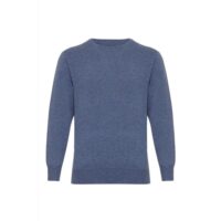 Men's classic cashmere jumper in a timeless design, crafted from 100% cashmere for luxurious softness and comfort. Featured in Denim Blue