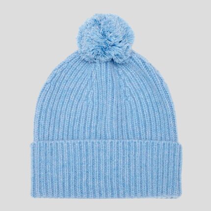 This 3-ply Unisex cashmere beanie features a classic ribbed knit design, offering a snug fit and a luxuriously soft texture, available in a range of rich, elegant colours