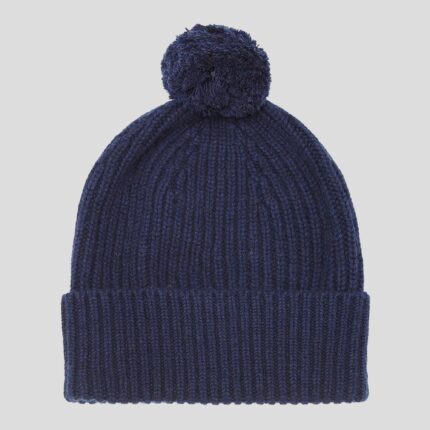 This 3-ply Unisex cashmere beanie features a classic ribbed knit design, offering a snug fit and a luxuriously soft texture, available in a range of rich, elegant colours