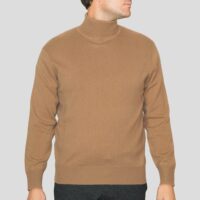 Men's classic cashmere jumper in a timeless design, crafted from 100% cashmere for luxurious softness and comfort