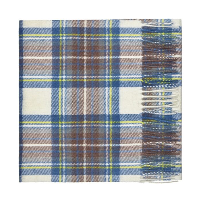 Featuring a rich tartan pattern, this 2-ply Lambswool scarf drapes gracefully with a classic check design and a subtle texture, available in a variety of traditional tartans.