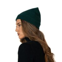 This 3-ply Unisex cashmere beanie features a classic ribbed knit design, offering a snug fit and a luxuriously soft texture, available in a range of rich, elegant colours