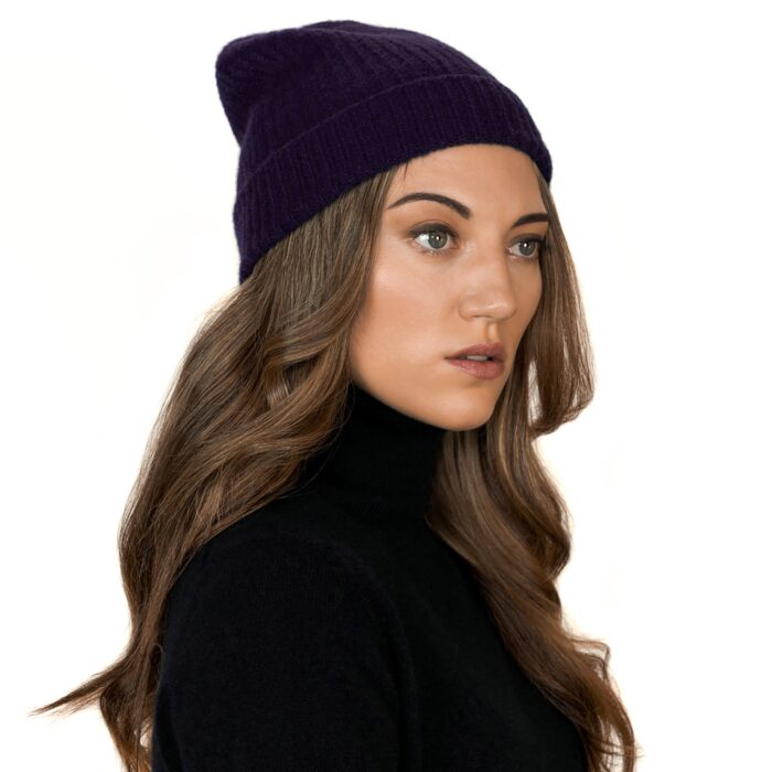 This 3-ply Unisex cashmere beanie features a classic ribbed knit design, offering a snug fit and a luxuriously soft texture, available in a range of rich, elegant colours